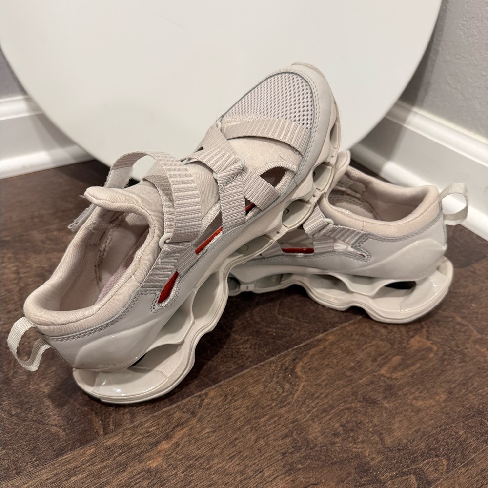 Mizuno Wave Prophecy Strap sneaker